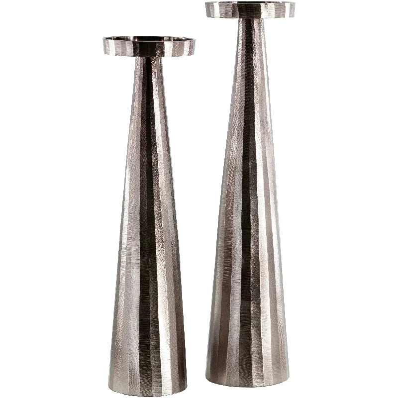 Track lighting for highlighting bookcasesAkbar Candleholder
